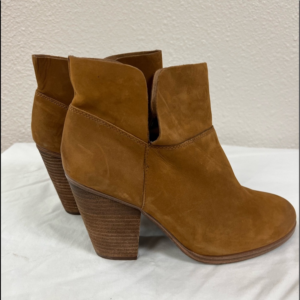 Vince Camuto Booties Sz 10